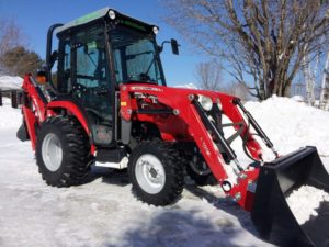 Massey Ferguson 1700E with rigid cabin