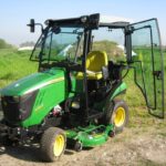 John-Deere-1025-kabine