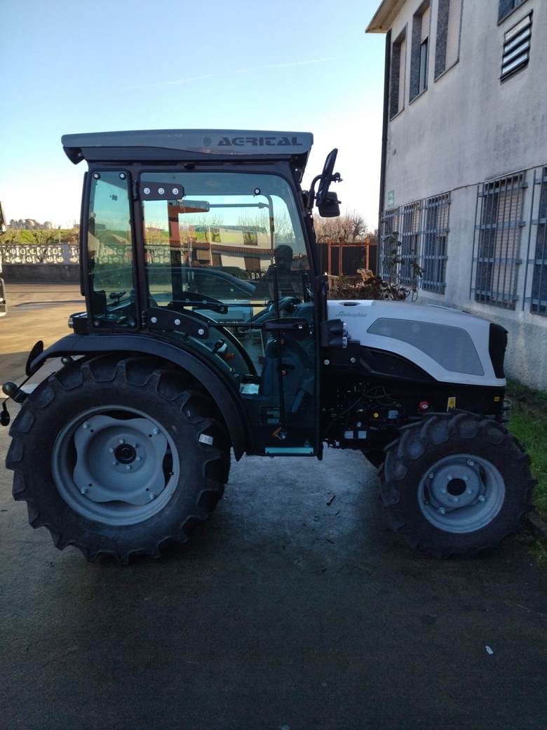 You are currently viewing Cabine tracteur Same Delfino